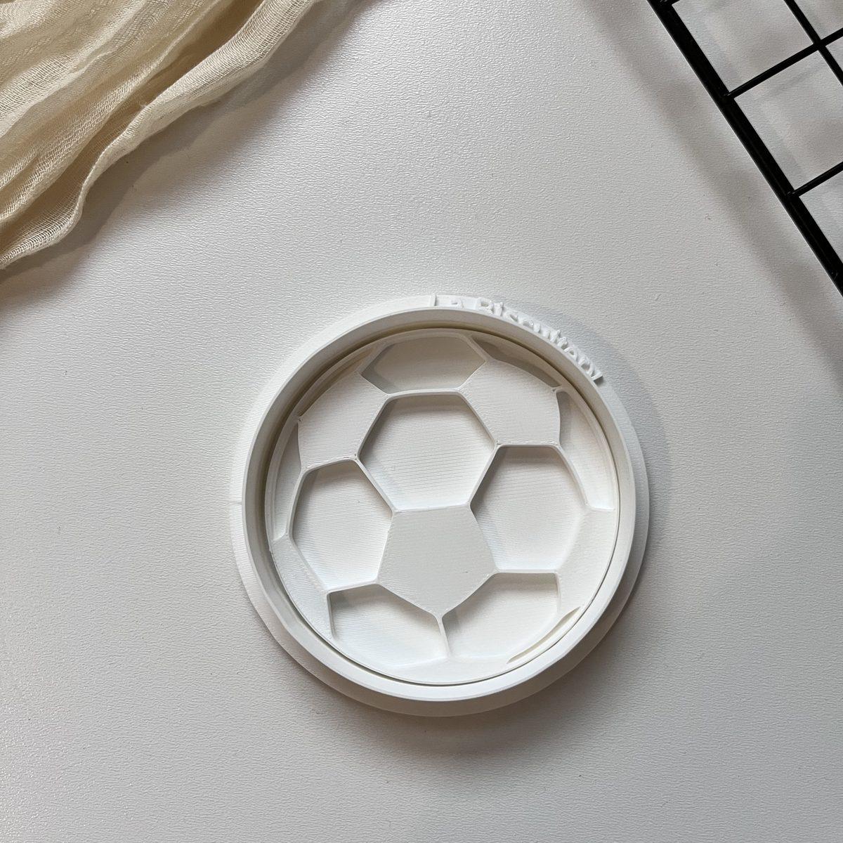 Emporte-pièce et tampon Ballon de football — La Biscuitery